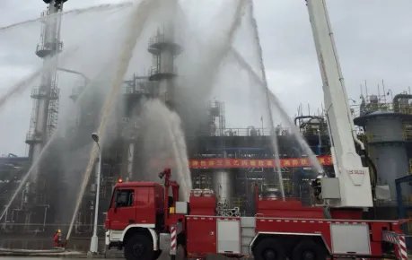 上海石化化工部起火,火球直冲天空,救援工作会面临哪些困难?