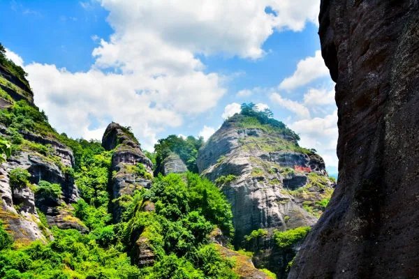 福建的金饶山和冠豸山哪个比较好玩?