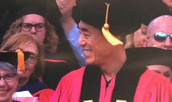 张艺谋获博士学位是哪所大学的?