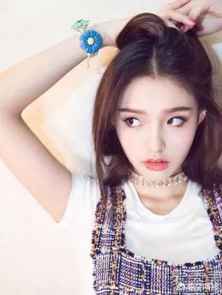 相比来说五官不是最精致的林允,为什么看起来反而更舒服?