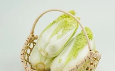 韩国的白菜飙涨至62元一颗,之前是多少元一颗?