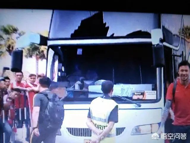 今天上海绿地申花和广州恒大都踢平了,而且申花更让人堪忧,对今天的比赛,你怎么看?
