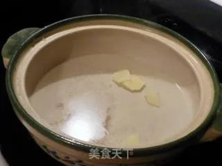 瓦煲萝卜排骨汤--夏日靓汤