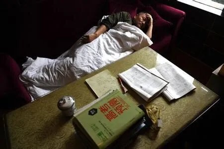“高考最牛钉子户”备战第21次高考,如此执着于高考真的有意义吗?