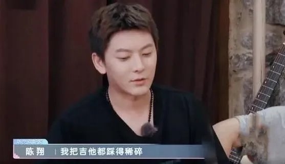 毛晓彤是继周扬青,李一桐之后的铁锤女孩,对于她和陈翔的事你怎么看?