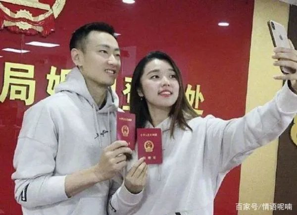 被闺蜜搭档夺走男友的羽毛球奥运冠军赵芸蕾现在感情生活如何?
