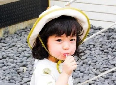 宝宝说不舒服不想上学,家长要怎么辨别真的还是假装?