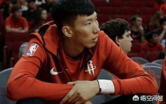 季后赛马上开打,此时火箭召回周琦,难道周琦是火箭争冠的秘密武器吗?