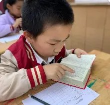 绷的拼音和组词和部首