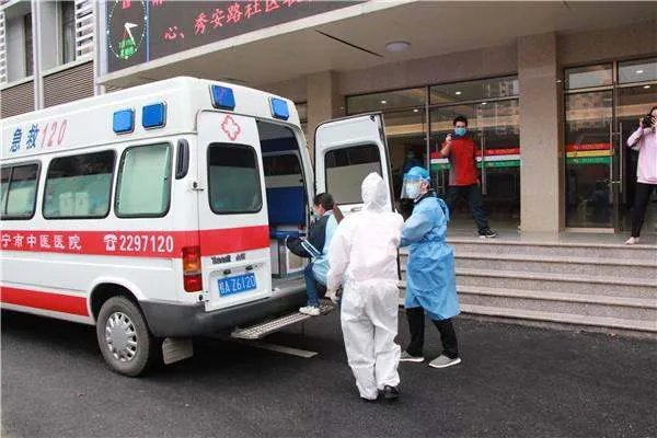 河大女生生前求救，120称“感觉你没事”，此事该如何追责？