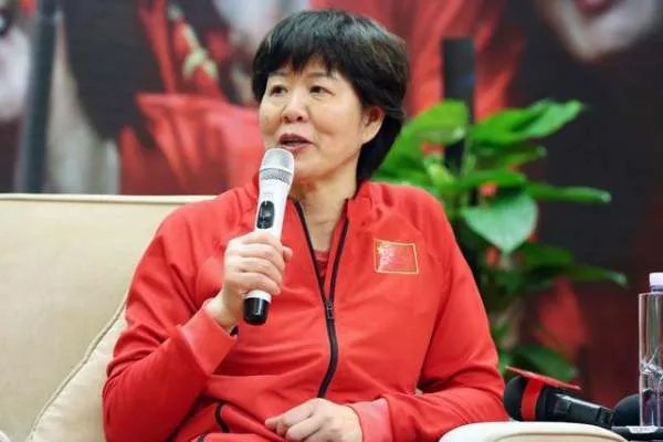 郎平卸任后首次接受采访,她此次接受采访都透露出了哪些信息?