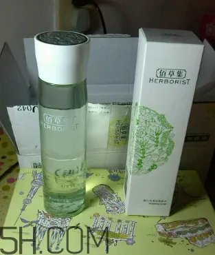 佰草集新七白美白柔肤水怎么样_好用吗