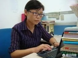 对于让班主任试喝牛奶一事，你有何看法？