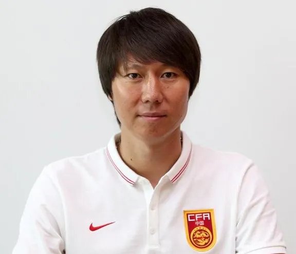 媒体:李铁已供出3名前国足球员,李铁为何会在这个节骨眼上被抓?