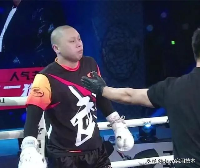 网红刘二狗挑战一龙被打哭,你怎么看?