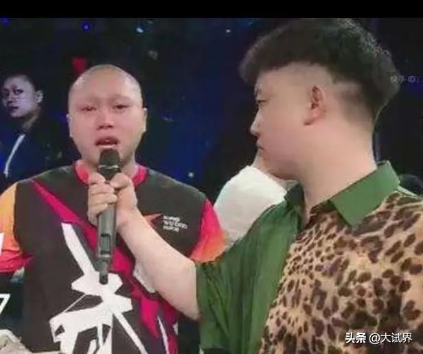 网红刘二狗挑战一龙被打哭,你怎么看?