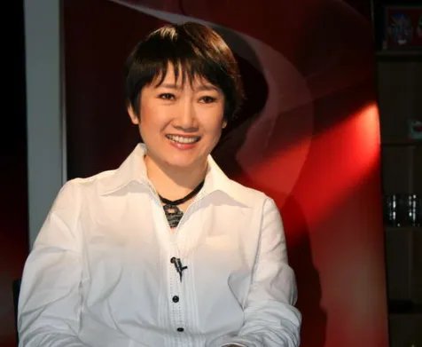 因拒绝生孩子被王刚抛弃的成方圆,后来是怎样报复的?