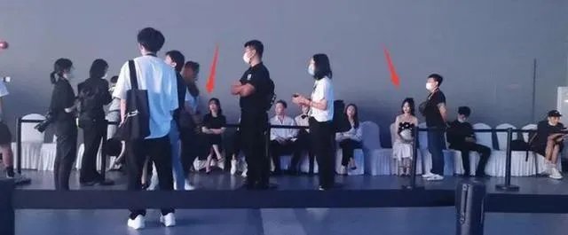 太唏嘘!杨幂唐嫣同框形同陌路,这是什么原因呢?