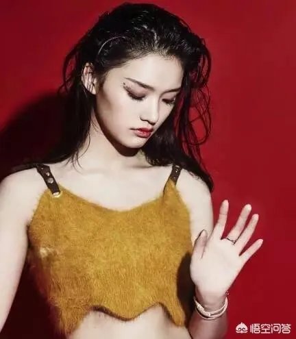 相比来说五官不是最精致的林允,为什么看起来反而更舒服?