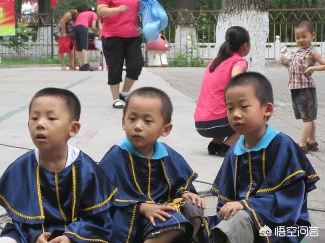你是怎样纪念自己的青春的?晒老照片还是同学聚会?
