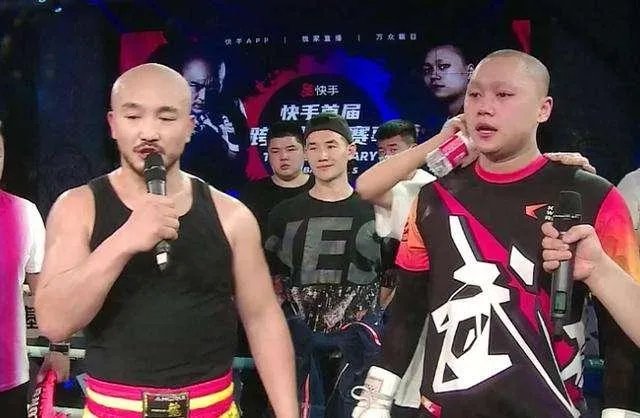 网红刘二狗挑战一龙被打哭,你怎么看?