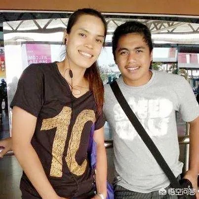 亚运会东道主印尼女排出奇招,争议“姐妹花”险些击败日本女排,对此你有何评价?