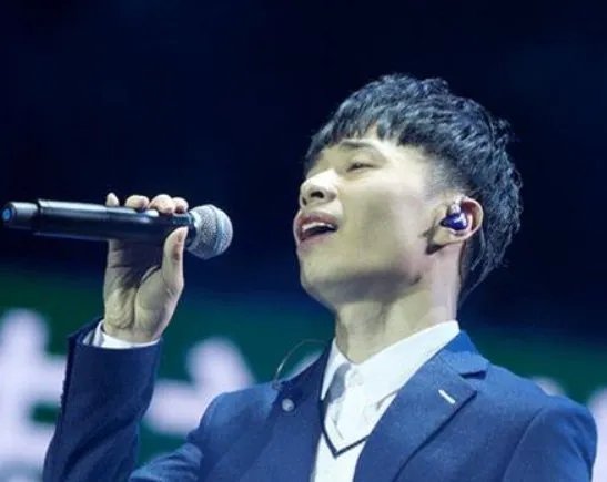 爱情睡醒了里面季如风的手机铃声叫什么名字？