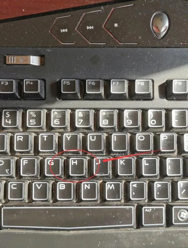 steam版本cs1.6怎样加机器人?