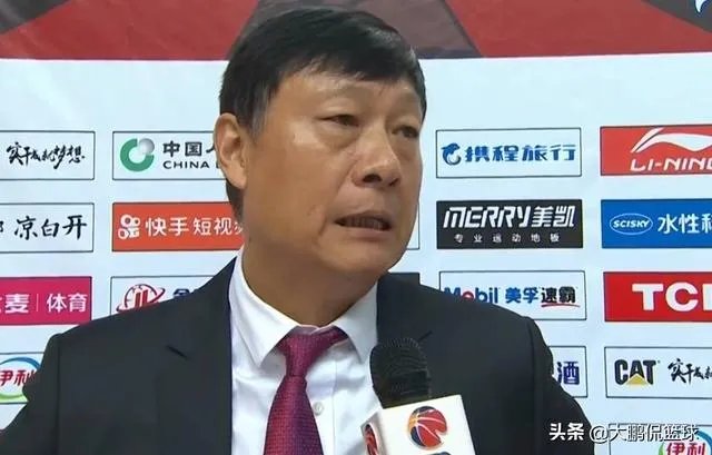 李根因伤缺战上海男篮比赛,被主教练李秋平所指责,对此你怎么看?