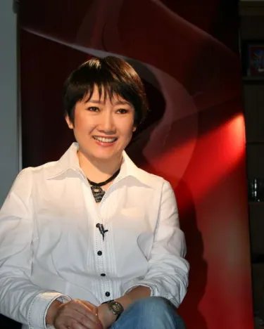 因拒绝生孩子被王刚抛弃的成方圆,后来是怎样报复的?