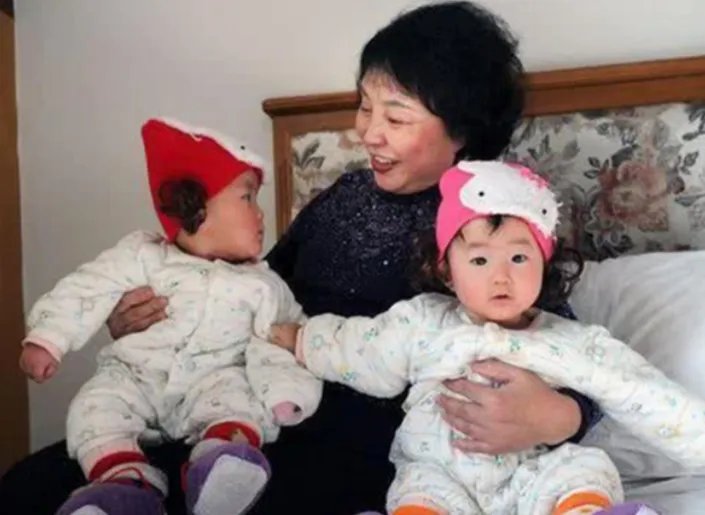 孙莉高龄生下三胎儿子,黄磊会不会后悔46岁的年龄鸿沟?
