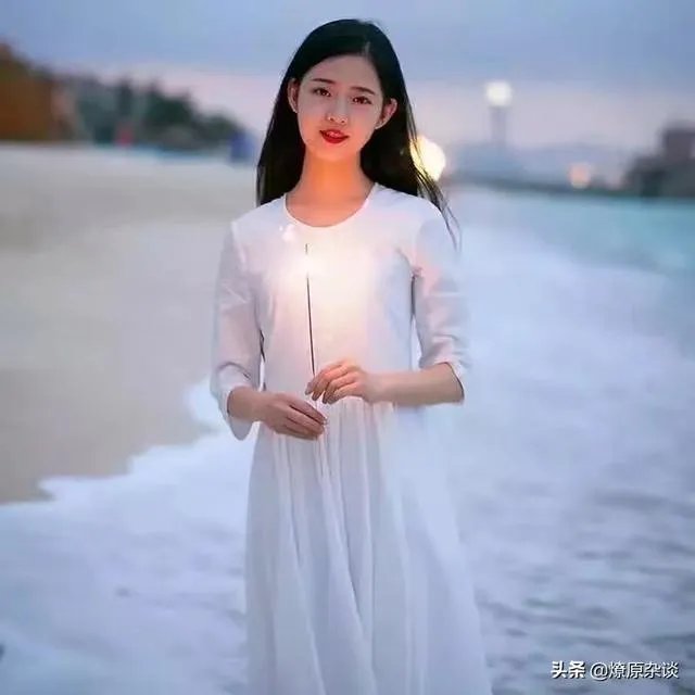 男朋友的前女友和男朋友家人一直有联系,而且很好,但是和男朋友没有联系,我应该生气吗?