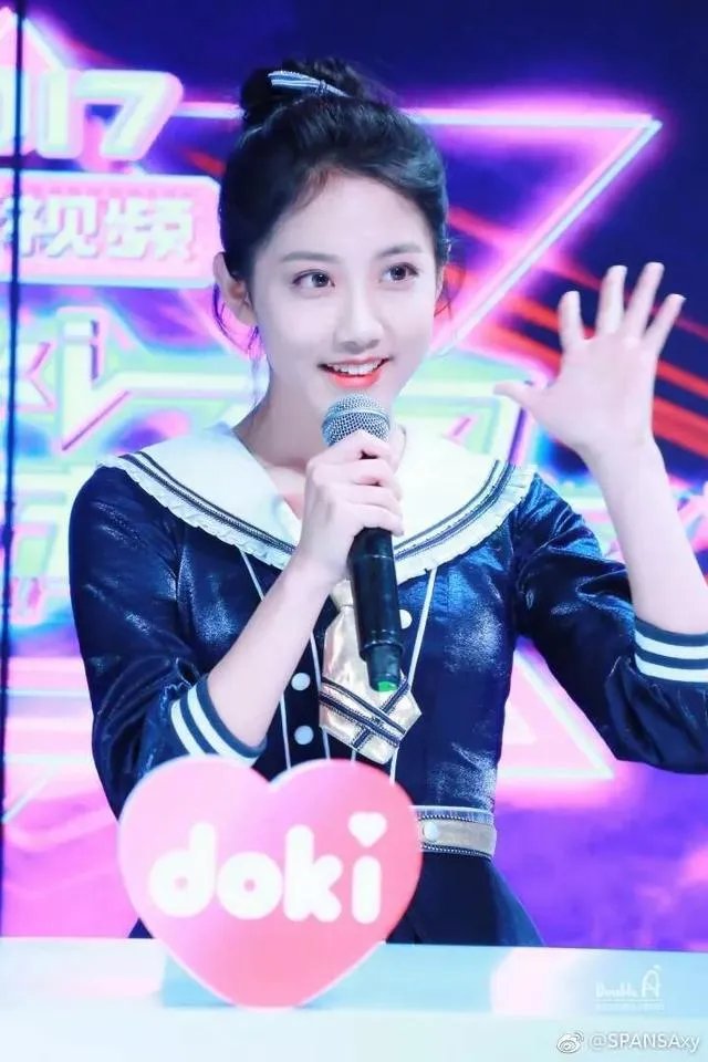 SNH48李艺彤对直播骂人事件道歉,你会原谅她吗?