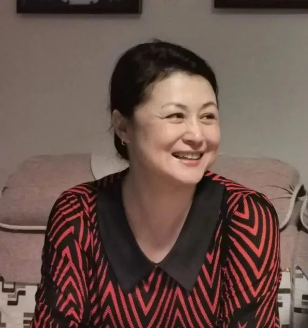 于月仙年轻时颜值惊艳,五官精致皮肤白皙,你是通过哪部作品认识她的?