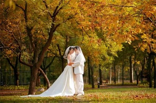 北京婚纱照排行榜2017 北京婚纱照一套多少钱