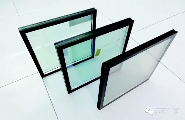 门窗坠落屡次发生,谁来保障安全?
