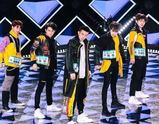 如何看待《创造营2019》晨艺退赛,是被迫的吗?