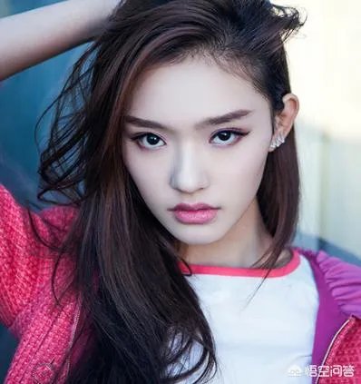 相比来说五官不是最精致的林允,为什么看起来反而更舒服?