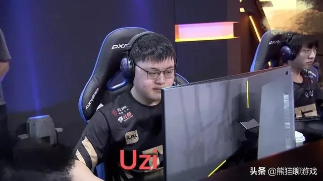 RNG赛后采访中,小虎一句话不小心透露Uzi“退役在即”,网友:猜到了,你怎么看?